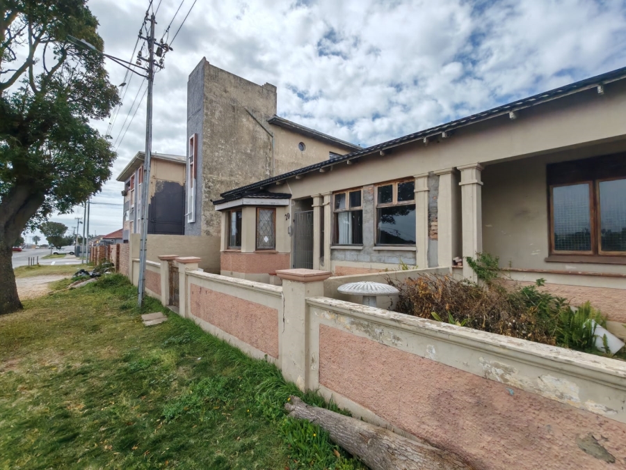 8 Bedroom Property for Sale in Sydenham Eastern Cape